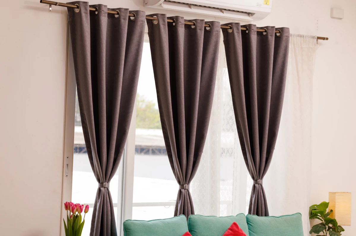 blackout-curtains-grey-7-feet-02